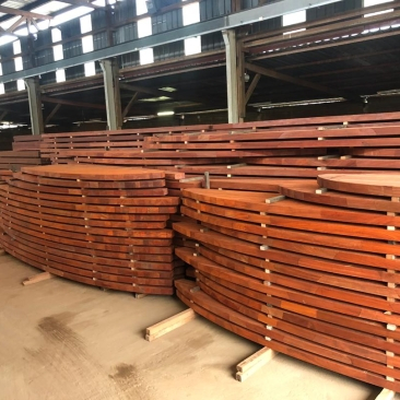 Ailes padouk stockées